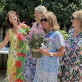 Use the arrows or slide the photo to see more